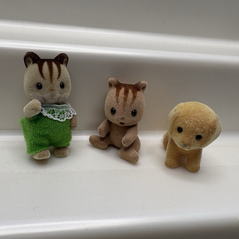 Sylvanian Family Baby Squirrels And Doggie Smaller Babies Epoch Calico‎ Critters
